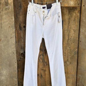 NYDJ white straight leg jeans. NWT